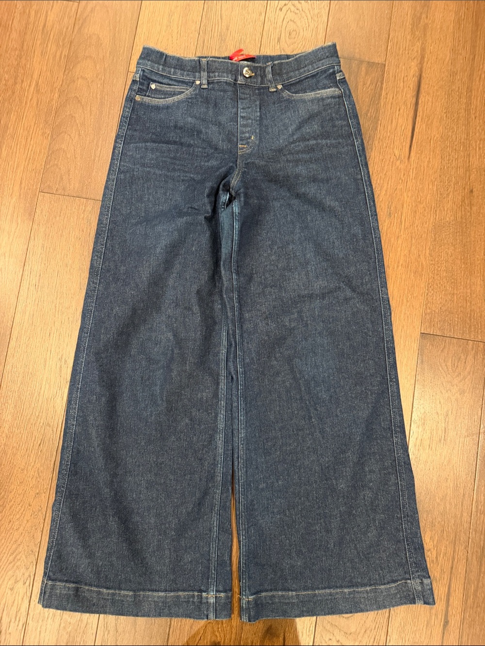 Spanx EveryWear Wide Leg Jeans in Raw Indigo
Size Large C71-012